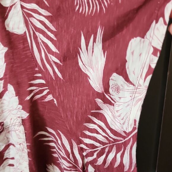 TORRID SLUB  Relaxed MAROON and White Graphic Blouse SIZE 5 - Picture 2 of 2